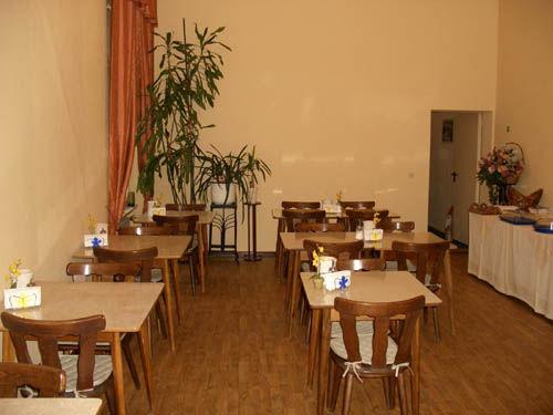 Hotel-Pension Cortina Берлін Ресторан фото
